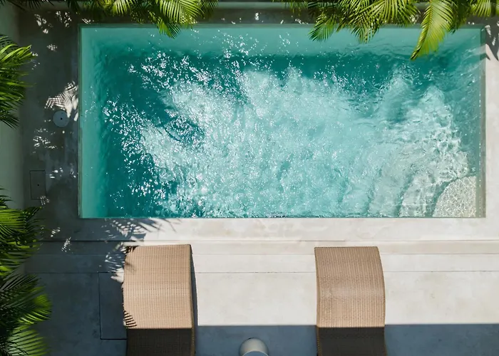 Romantic Private Pool In